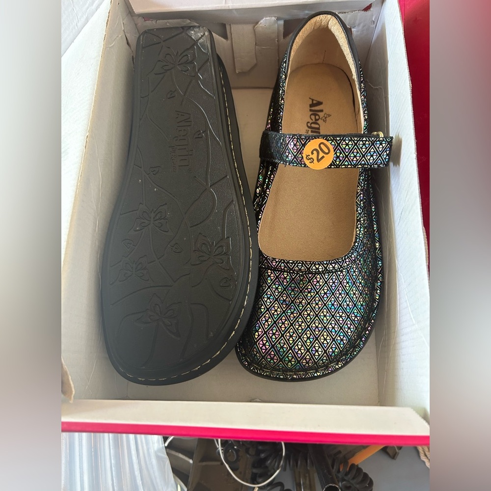 Nursing shoes
